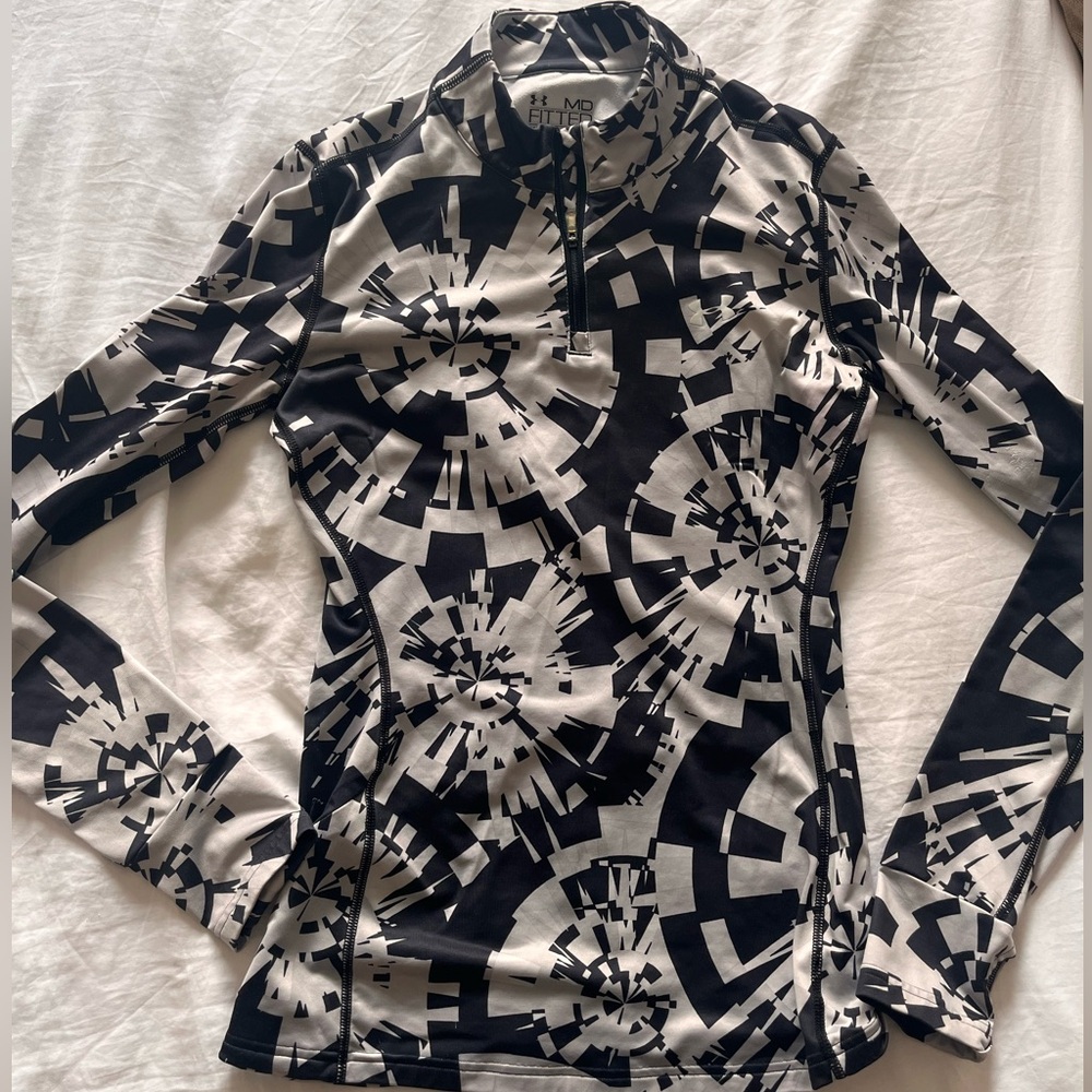 Woman’s Under Armour coldgear 1/4 zip up
